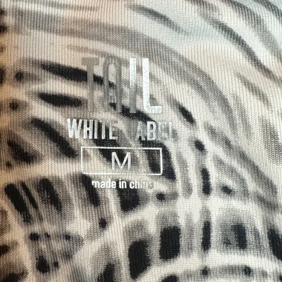 Tail Women’s quarter zip golf top| Size M - Picture 7 of 8